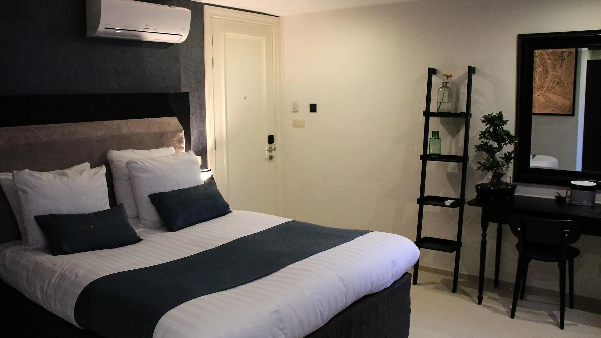 Hotel No. 377 House Amsterdam